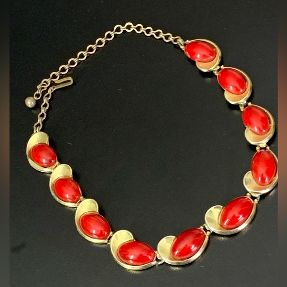 RARE - STRIKING VINTAGE CHAREL RED CABACHON NECKLACE - Picture 2 of 12